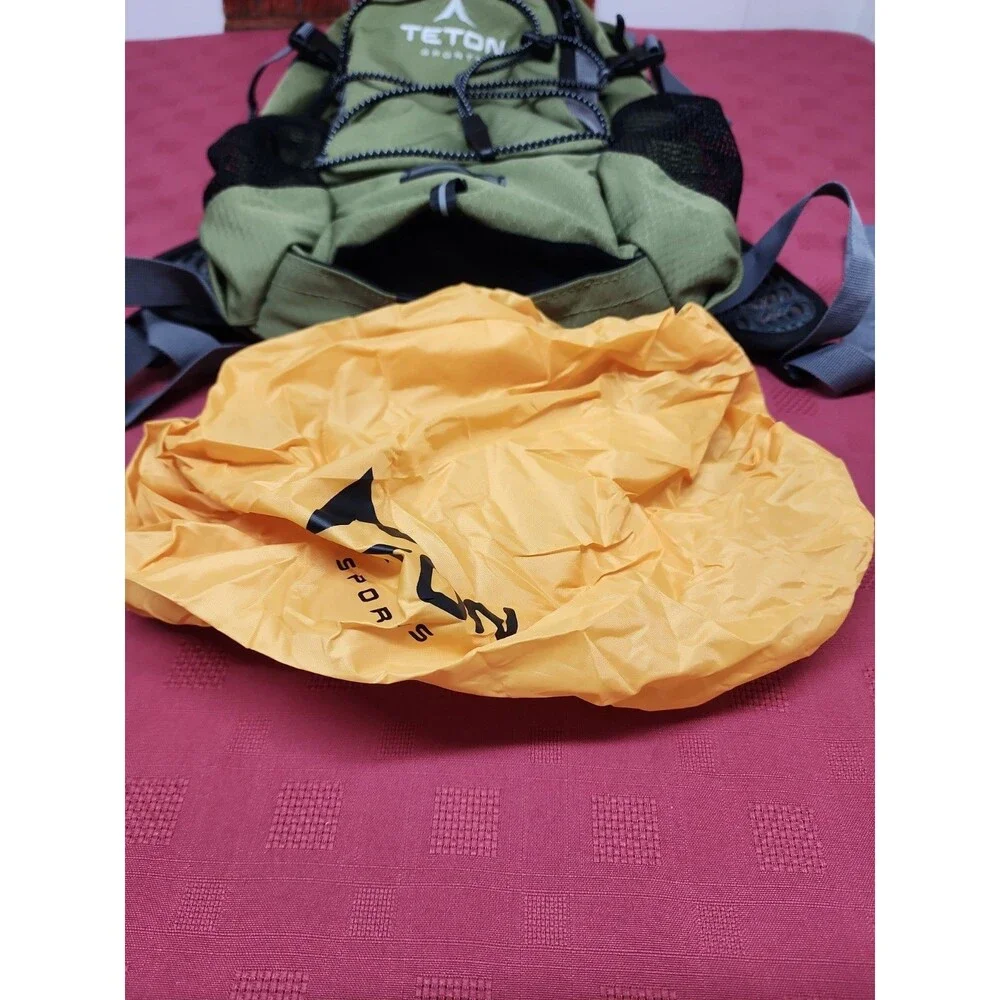 Teton Sports Oasis 1100 Hydration Backpack W Built In Raincover Olive Green EUC